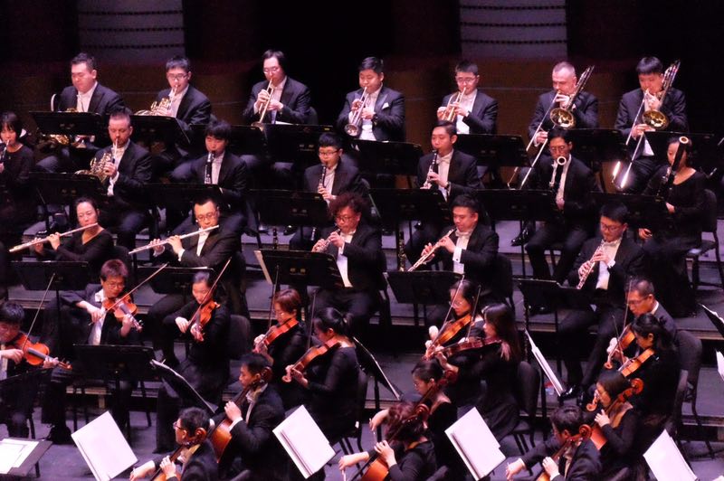 AYX-锐不可当首场状态出色，巴塞罗那观众沸腾！，Rookie重返赛场观众掌声雷动的简单介绍