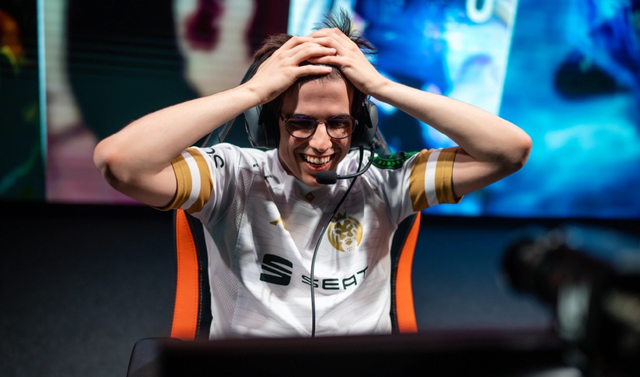 爱游戏体育-关于JackeyLove在MAD比赛中战术调整，高光表现引发热议！的信息