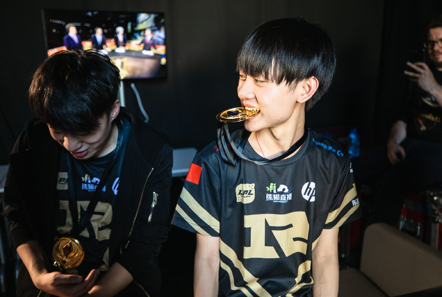 AYX-关于Ming回归赛场，回归赛场首场状态亮眼，热火观众沸腾！的信息