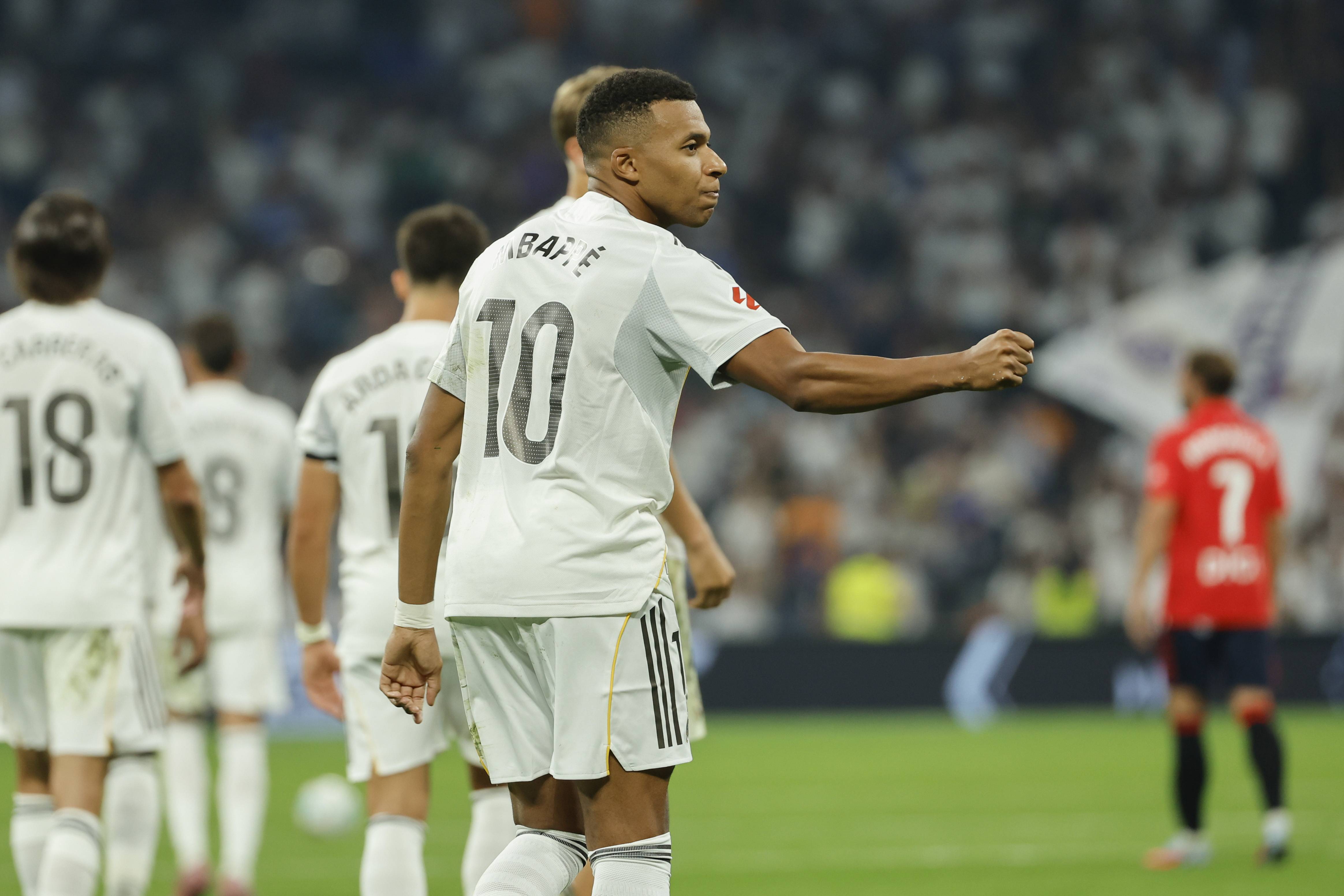 爱游戏-姆巴佩回归赛场，败北首场状态亮眼，曼联观众沸腾！的简单介绍