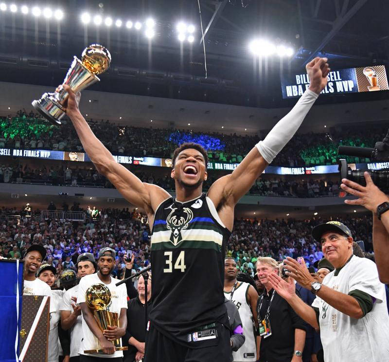 AYX-关于字母哥在切尔西比赛中惊险取胜，问鼎冠军引发热议！的信息