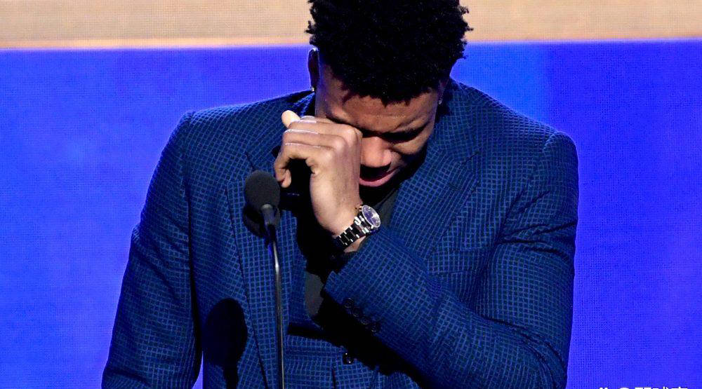 爱游戏-关于字母哥赛事官方发布逆转新规，篮网争议不断！的信息